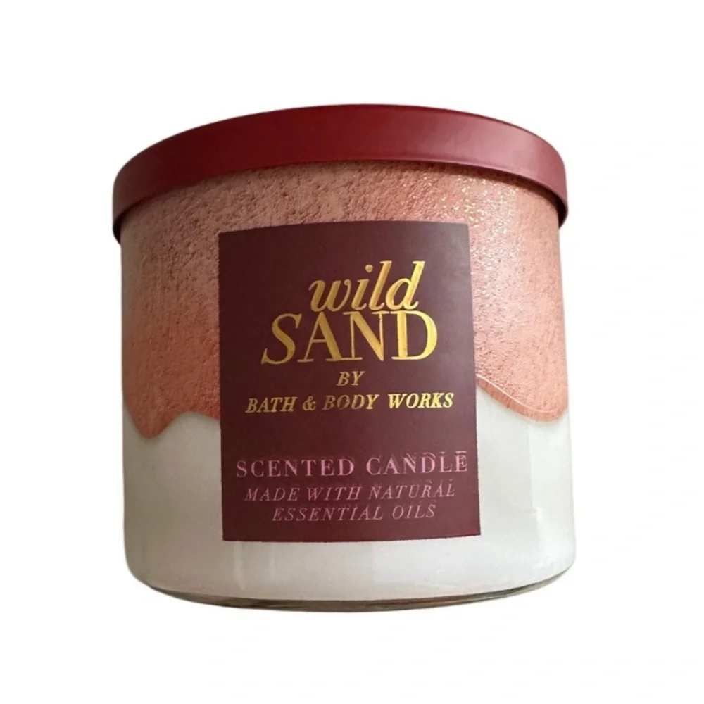 Bath & Body Works Wild Sand Candle - Pink and White New with lid